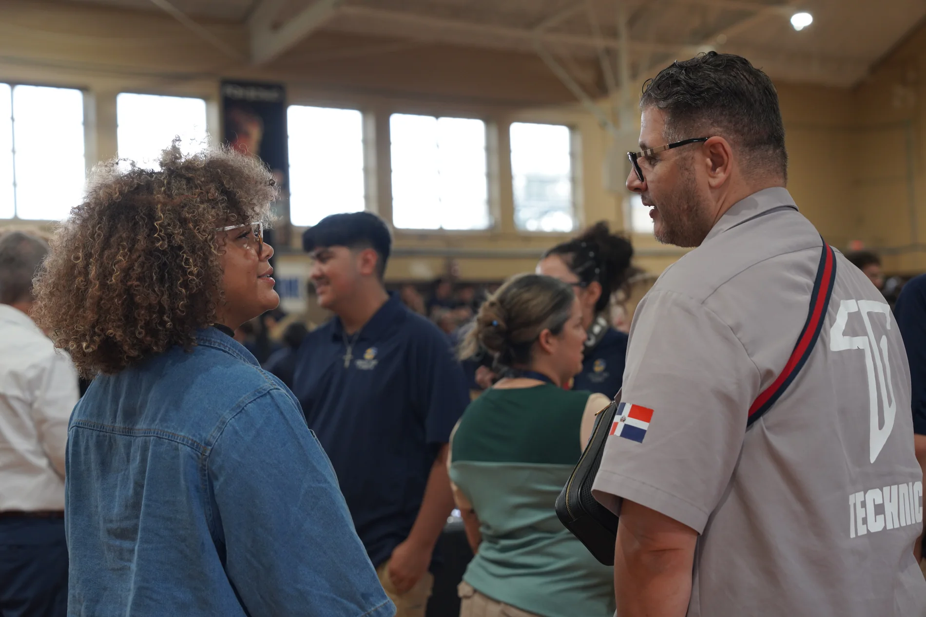 Candid conversation during a school event